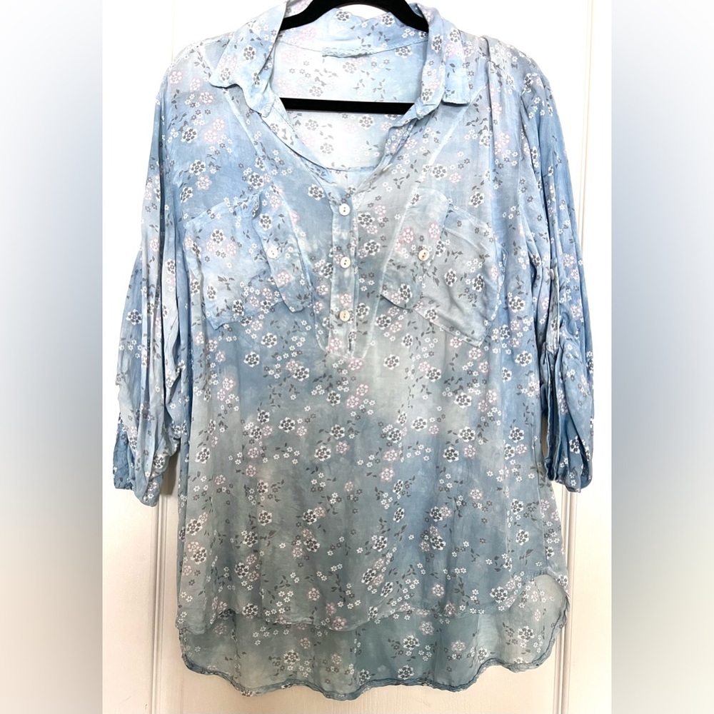 Chic Italian Blouse in Light Blue Floral Coastal Resort Wear Vibes